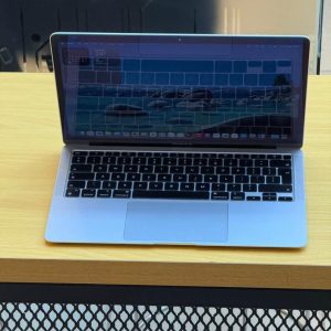 MacBook Air (M1, 2020)