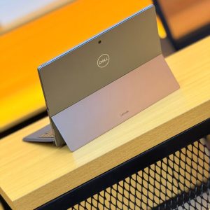 Dell Latitude 2-in-1 Touchscreen Laptop (Intel Core i5, 8GB RAM, 256GB SSD)